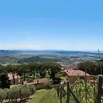 Villa Ai Venti 8, Emma *