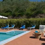 Ai Venti 8, Emma Villa