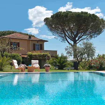 Villa Ai Venti 8, Emma *
