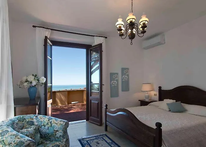 Villa Ai Venti 8, Emma Massarosa