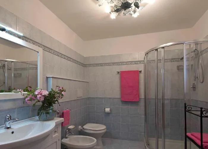 Villa Ai Venti 8, Emma Massarosa