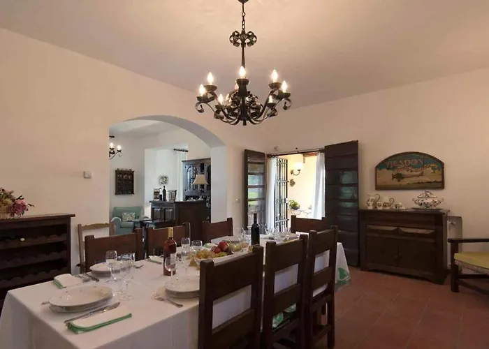 Ai Venti 8, Emma Villa *