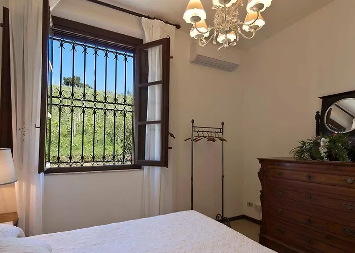 Ai Venti 8, Emma Villa Massarosa